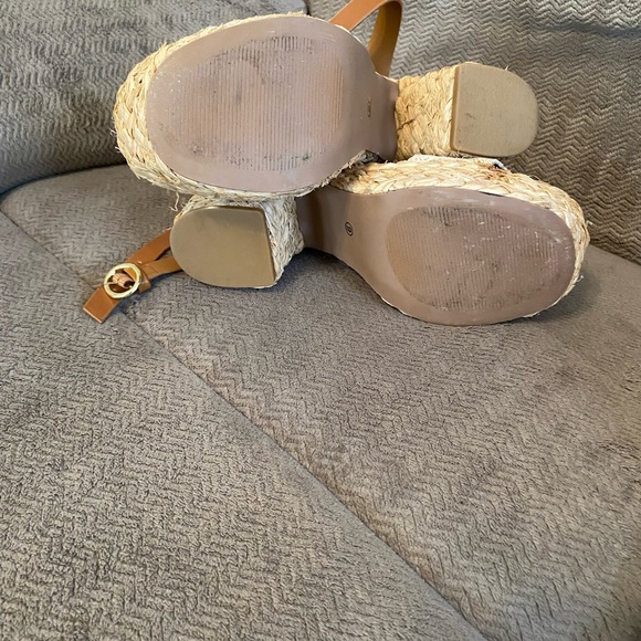 Lulus platforms. - Picture 6 of 10